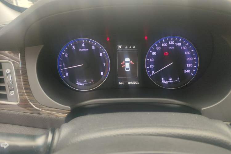 Used Hyundai Mistra 2016 1.8L Automatic Deluxe DLX Model Odometer Close Up