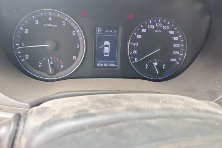 Used Hyundai Mistra 2016 1.8L Automatic Smart GLS Odometer Close Up