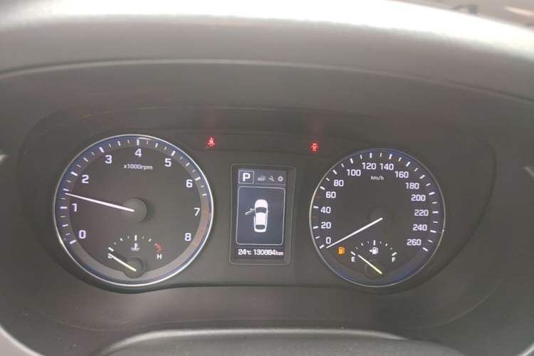 Used Hyundai Mistra 2016 1.6T Automatic Smart GLS Odometer Close Up