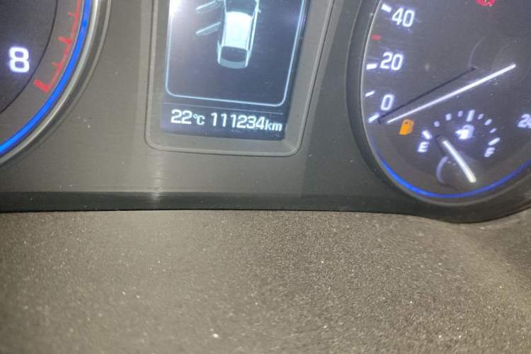 Used Hyundai Mistra 2016 1.8L Automatic Smart GLS Odometer Close Up