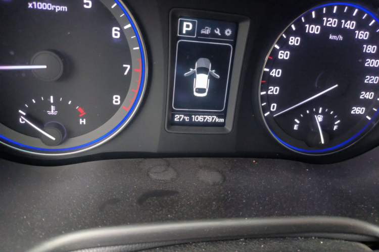 Used Hyundai Mistra 2016 1.6T Automatic Smart GLS Odometer Close Up
