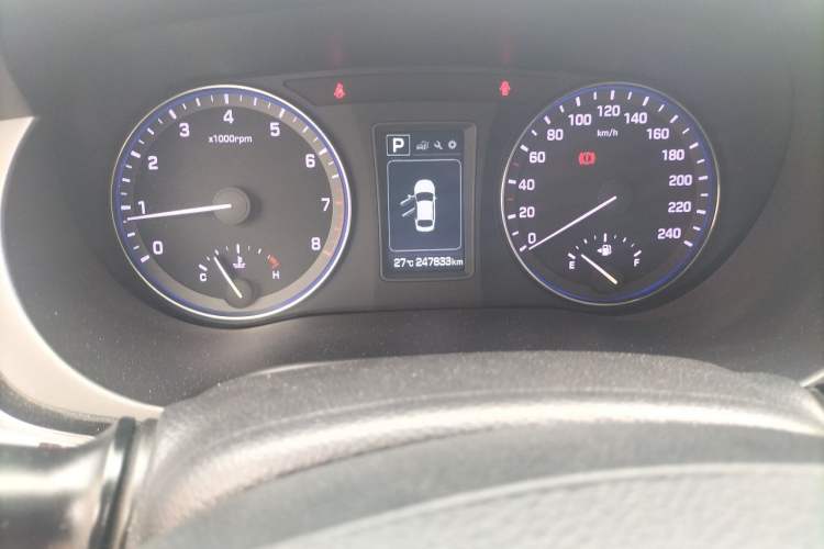 Used Hyundai Mistra 2016 1.8L Automatic Smart GLS Odometer Close Up