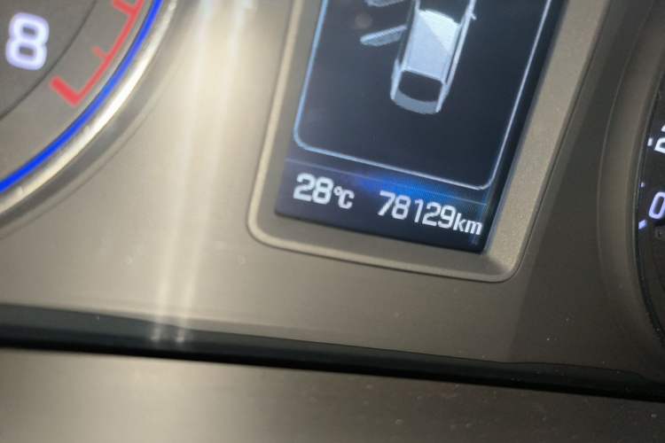 Used Hyundai Mistra 2016 1.6T Automatic Smart GLS Odometer Close Up