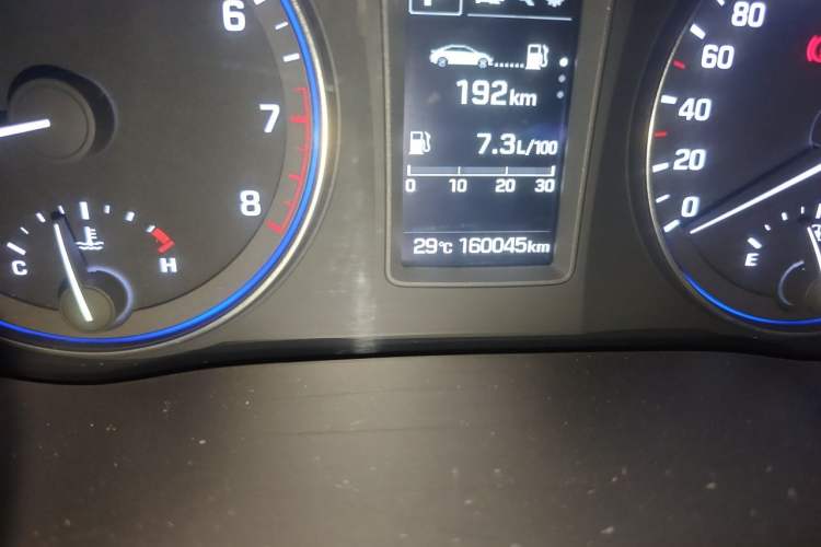 Used Hyundai Mistra 2016 1.6T Automatic Smart GLS Odometer Close Up