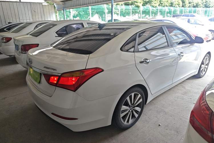Used Hyundai Mistra 2016 1.8L Automatic Smart GLS Rear Right 45 Deg