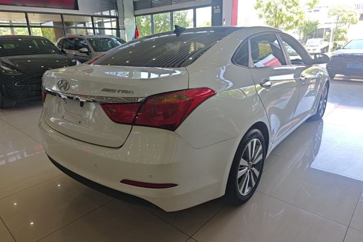 Used Hyundai Mistra 2016 1.8L Automatic Smart GLS Rear Right 45 Deg