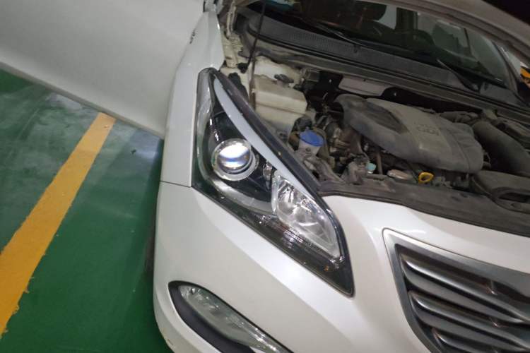 Used Hyundai Mistra 2016 1.6T Automatic Smart GLS Right Front Headlight
