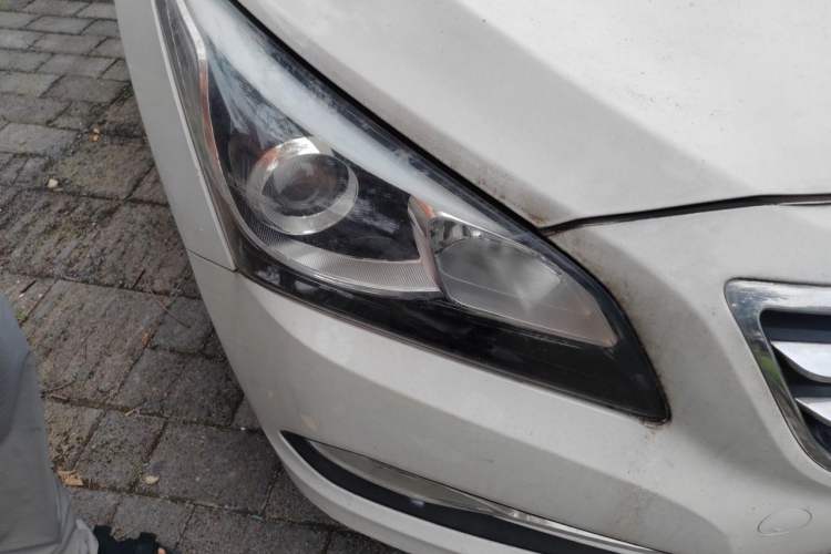Used Hyundai Mistra 2016 1.8L Manual Comfort GL Model Right Front Headlight