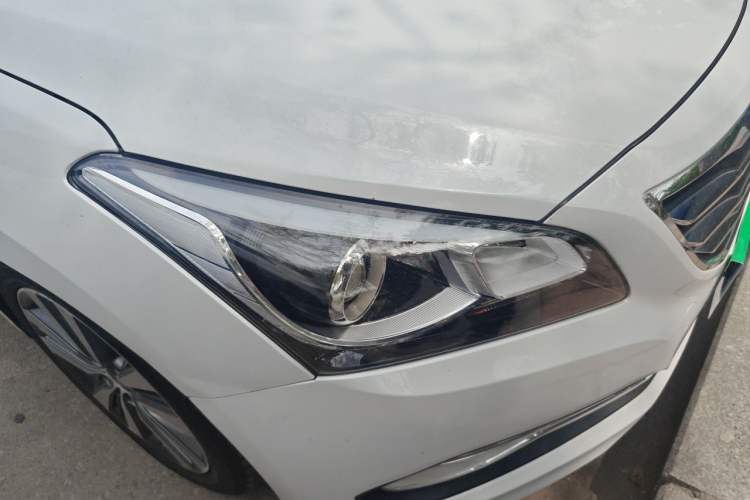 Used Hyundai Mistra 2016 1.8L Automatic Deluxe DLX Model Right Front Headlight