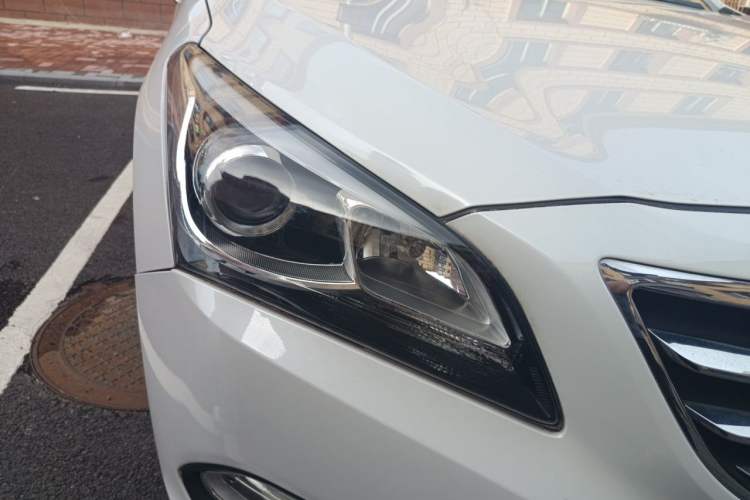Used Hyundai Mistra 2016 1.8L Automatic Smart GLS Right Front Headlight