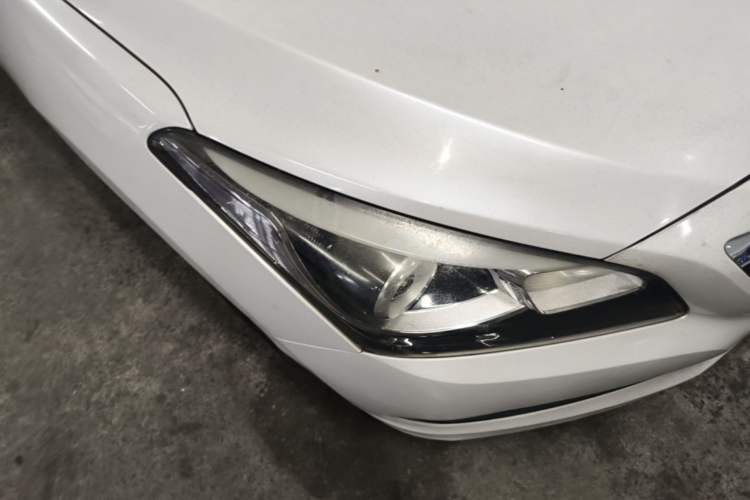 Used Hyundai Mistra 2016 1.8L Automatic Deluxe DLX Model Right Front Headlight