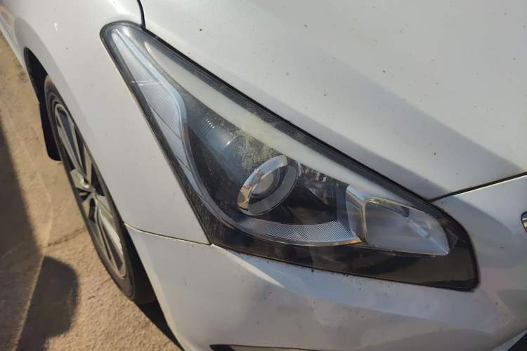 Used Hyundai Mistra 2016 1.8L Automatic Deluxe DLX Model Right Front Headlight