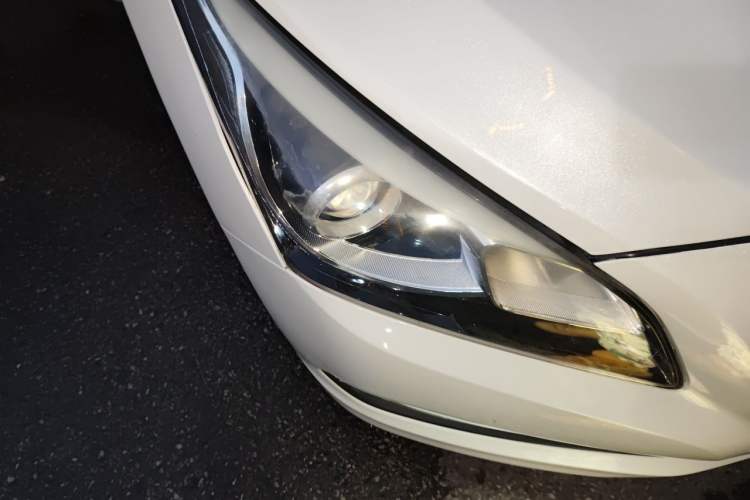 Used Hyundai Mistra 2016 1.8L Automatic Smart GLS Right Front Headlight