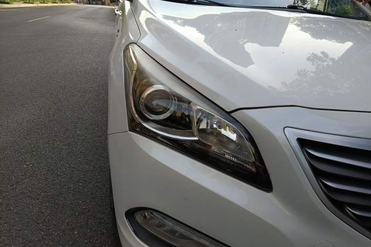 Used Hyundai Mistra 2016 1.6T Automatic Smart GLS Right Front Headlight