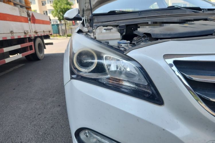 Used Hyundai Mistra 2016 1.8L Automatic Smart GLS Right Front Headlight
