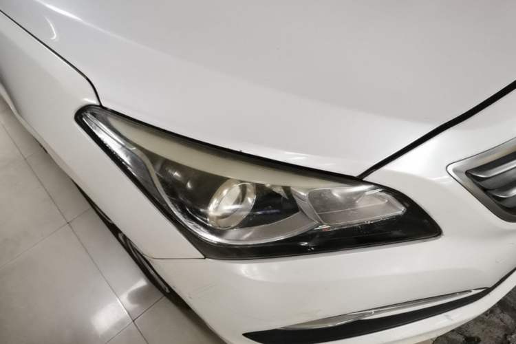 Used Hyundai Mistra 2016 1.6T Automatic Smart GLS Right Front Headlight
