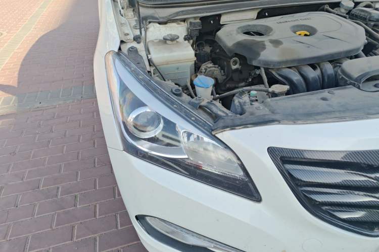 Used Hyundai Mistra 2016 1.8L Automatic Smart GLS Right Front Headlight
