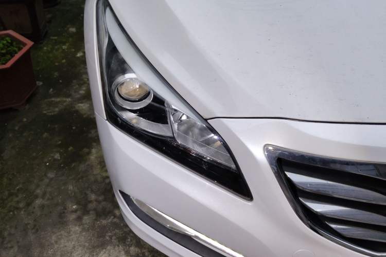 Used Hyundai Mistra 2016 1.8L Automatic Smart GLS Right Front Headlight