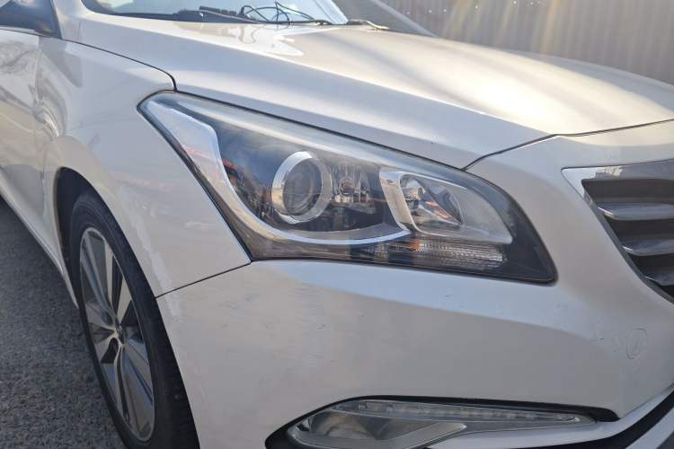 Used Hyundai Mistra 2016 1.8L Automatic Deluxe DLX Model Right Front Headlight