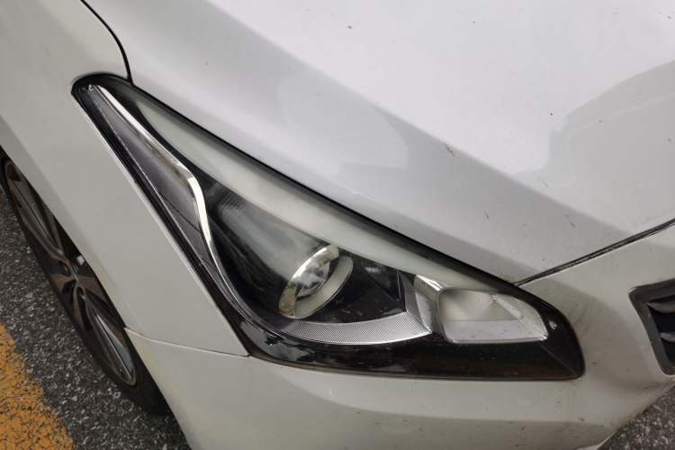Used Hyundai Mistra 2016 1.6T Automatic Smart GLS Right Front Headlight