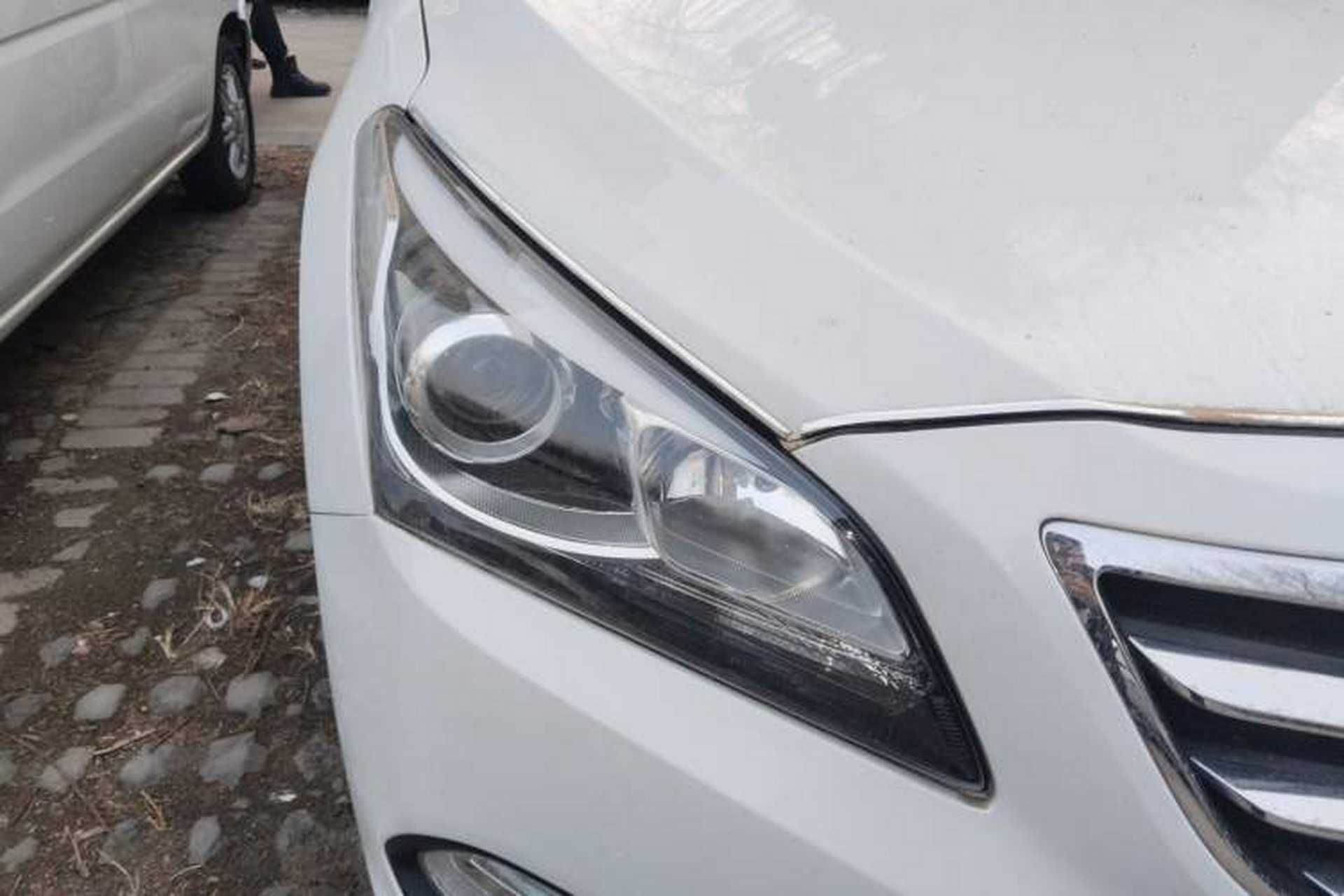 Used Hyundai Mistra 2016 1.8L Automatic Deluxe DLX Model Right Front Headlight