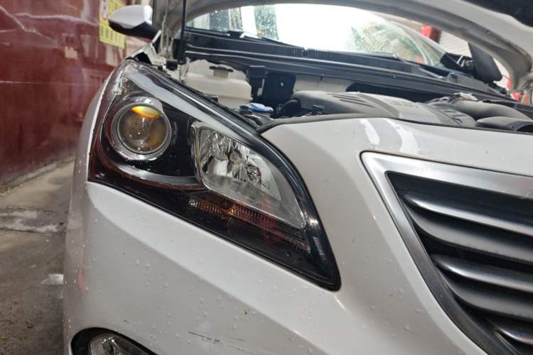 Used Hyundai Mistra 2016 1.6T Automatic Smart GLS Right Front Headlight