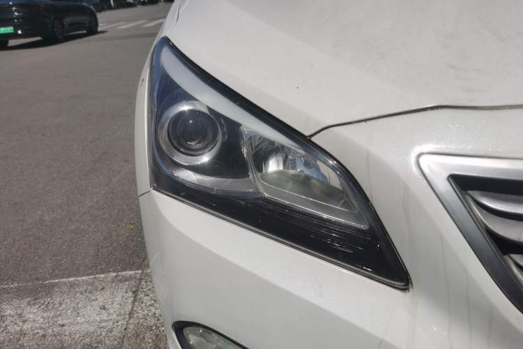 Used Hyundai Mistra 2016 1.6T Automatic Smart GLS Right Front Headlight