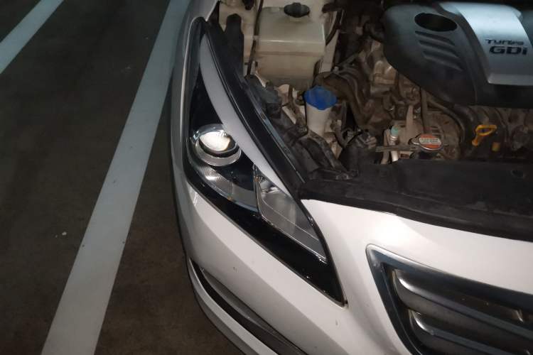 Used Hyundai Mistra 2016 1.6T Automatic Smart GLS Right Front Headlight