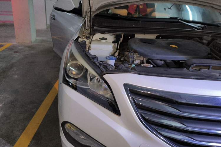 Used Hyundai Mistra 2016 1.8L Automatic Deluxe DLX Model Right Front Headlight