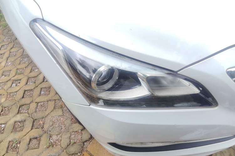 Used Hyundai Mistra 2016 1.8L Automatic Smart GLS Right Front Headlight