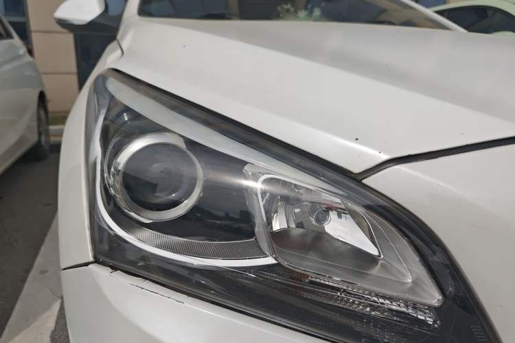 Used Hyundai Mistra 2016 1.8L Automatic Smart GLS Right Front Headlight