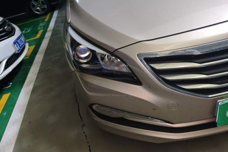 Used Hyundai Mistra 2016 1.8L Automatic Smart GLS Right Front Headlight