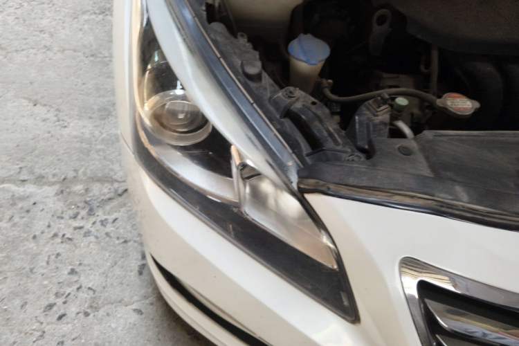 Used Hyundai Mistra 2016 1.8L Automatic Smart GLS Right Front Headlight