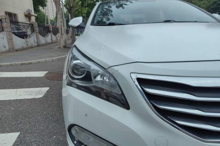 Used Hyundai Mistra 2016 1.8L Automatic Smart GLS Right Front Headlight