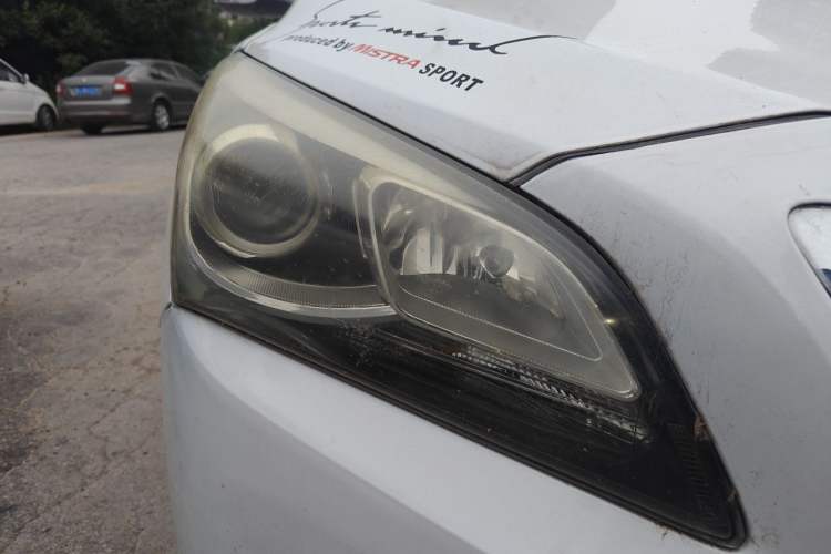 Used Hyundai Mistra 2016 1.8L Automatic Deluxe DLX Model Right Front Headlight
