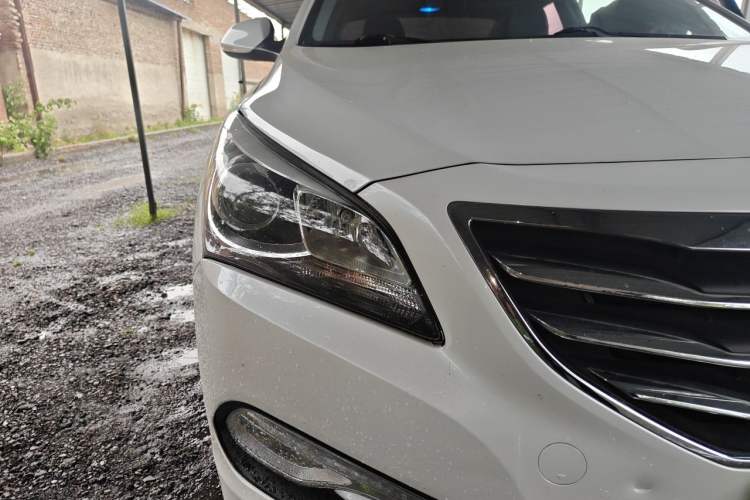 Used Hyundai Mistra 2016 1.8L Automatic Smart GLS Right Front Headlight