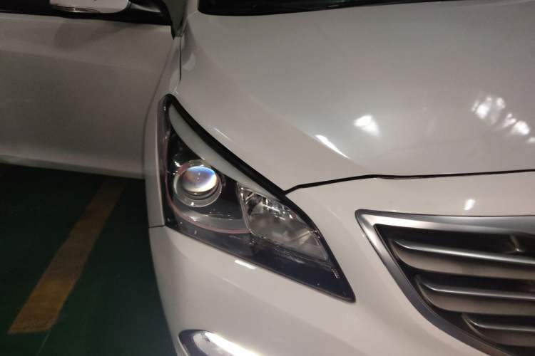 Used Hyundai Mistra 2016 1.6T Automatic Smart GLS Right Front Headlight