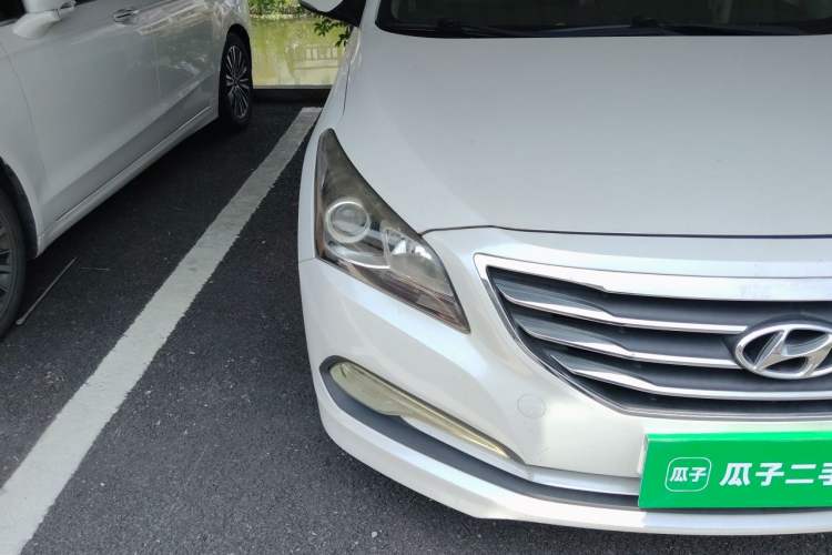 Used Hyundai Mistra 2016 1.8L Automatic Smart GLS Right Front Headlight