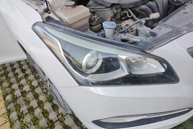 Used Hyundai Mistra 2016 1.8L Automatic Smart GLS Right Front Headlight