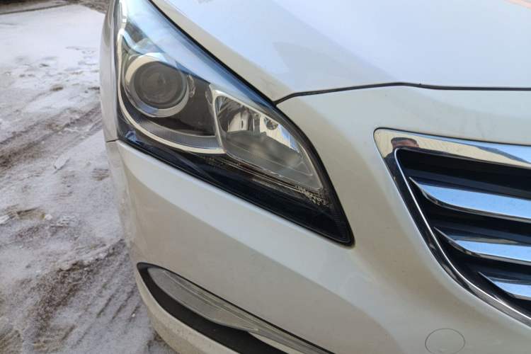 Used Hyundai Mistra 2016 1.8L Automatic Deluxe DLX Model Right Front Headlight
