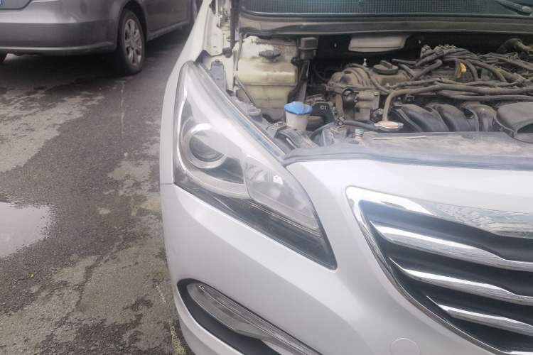 Used Hyundai Mistra 2016 1.8L Automatic Smart GLS Right Front Headlight