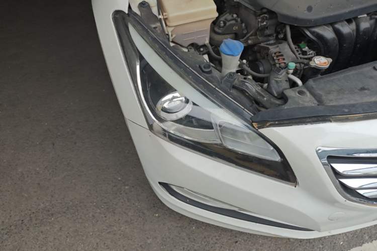 Used Hyundai Mistra 2016 1.8L Automatic Smart GLS Right Front Headlight