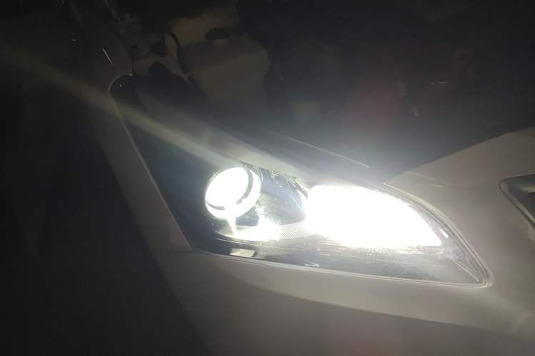 Used Hyundai Mistra 2016 1.6T Automatic Smart GLS Right Front Headlight