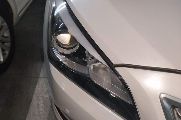 Used Hyundai Mistra 2016 1.6T Automatic Smart GLS Right Front Headlight
