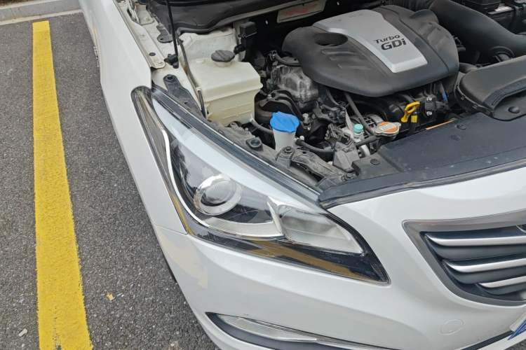 Used Hyundai Mistra 2016 1.6T Automatic Smart GLS Right Front Headlight