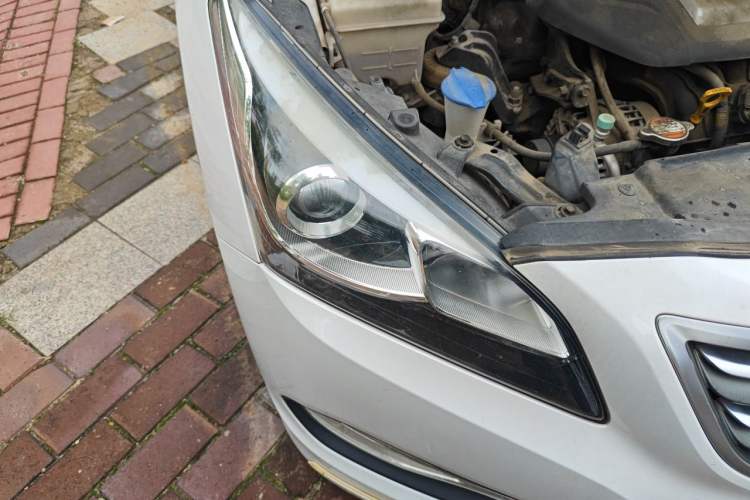 Used Hyundai Mistra 2016 1.6T Automatic Smart GLS Right Front Headlight
