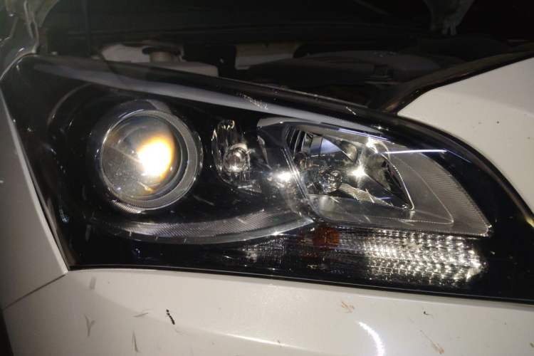 Used Hyundai Mistra 2016 1.6T Automatic Smart GLS Right Front Headlight