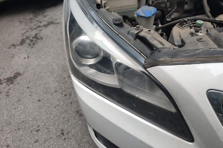 Used Hyundai Mistra 2016 1.8L Automatic Comfort GL Model Right Front Headlight