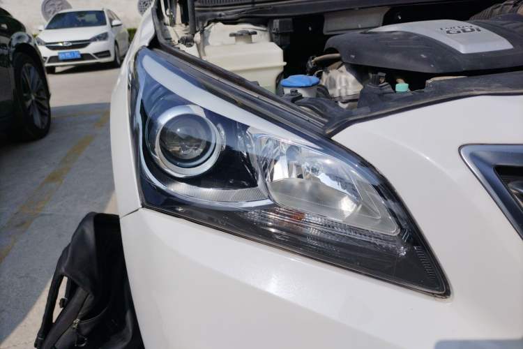 Used Hyundai Mistra 2016 1.6T Automatic Smart GLS Right Front Headlight