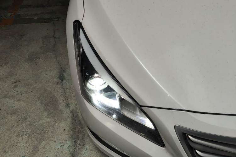 Used Hyundai Mistra 2016 1.6T Automatic Flagship TOP Model Right Front Headlight